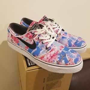 Cherry Blossom Janoskis